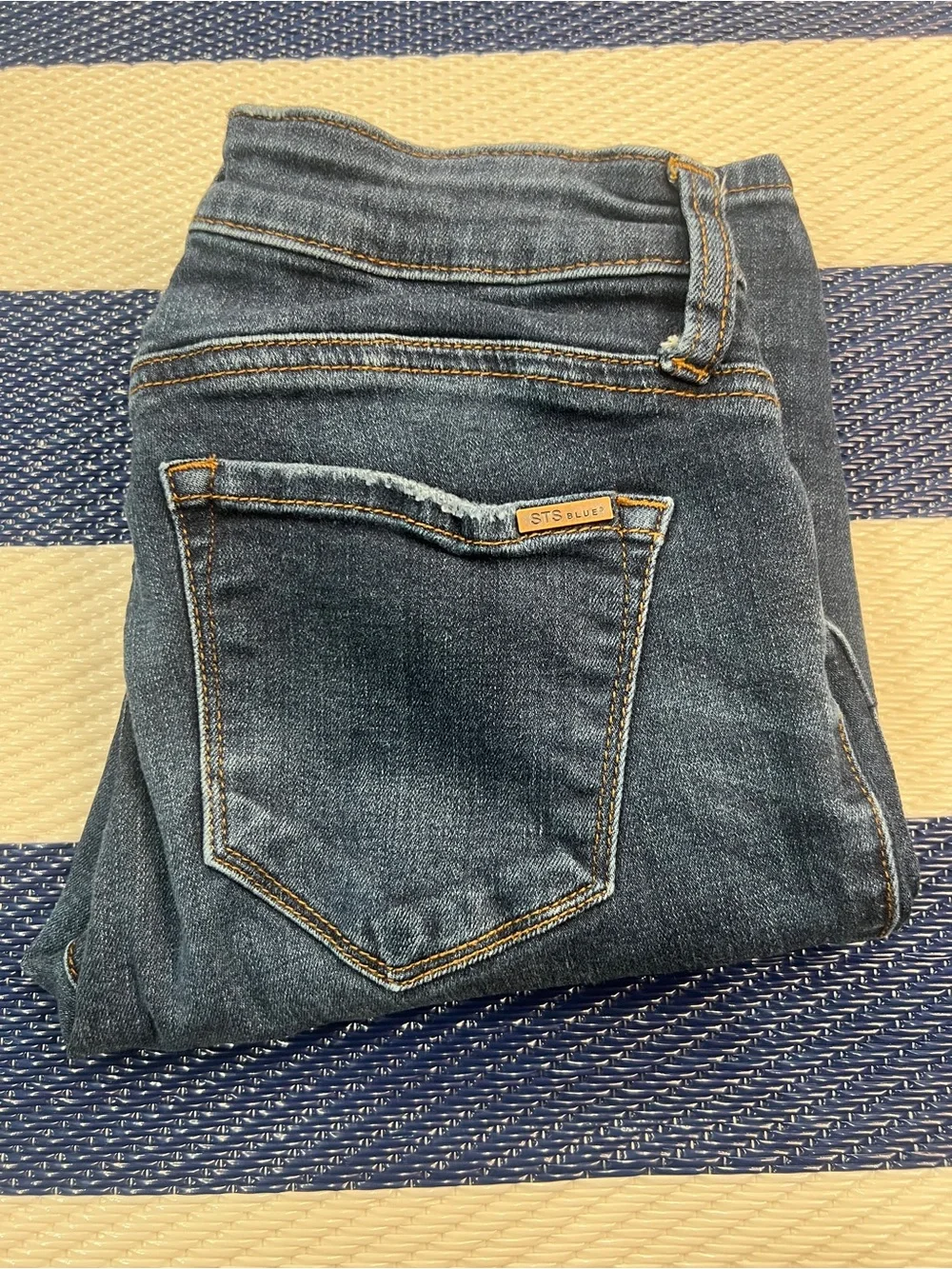 STS Blue Women’s Dark Wash Skinny Jeans Stretch Denim - Picture 3 of 5